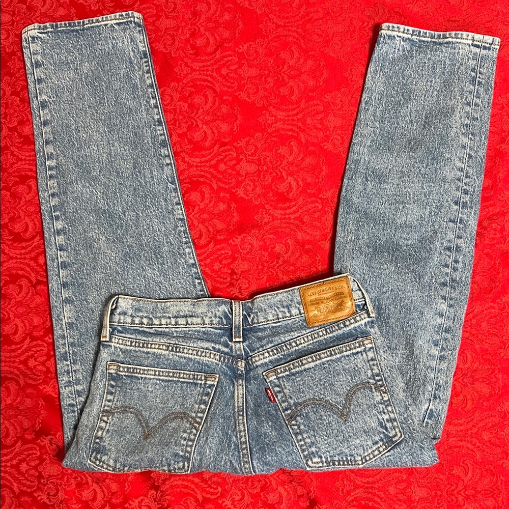 Levi's Premium Wedgie Straight Jeans Women 26 High Rise Button Fly Crop Light Wa
